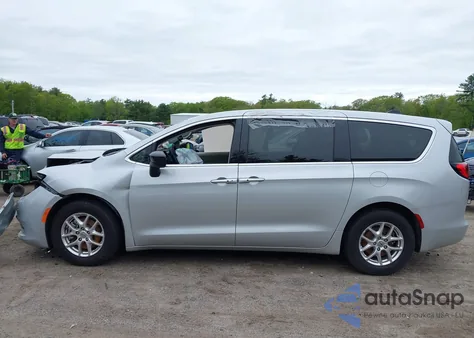 2024 Chrysler Voyager Lx z USA, uszkodzony, nr VIN 2C4RC1CG9RR150964